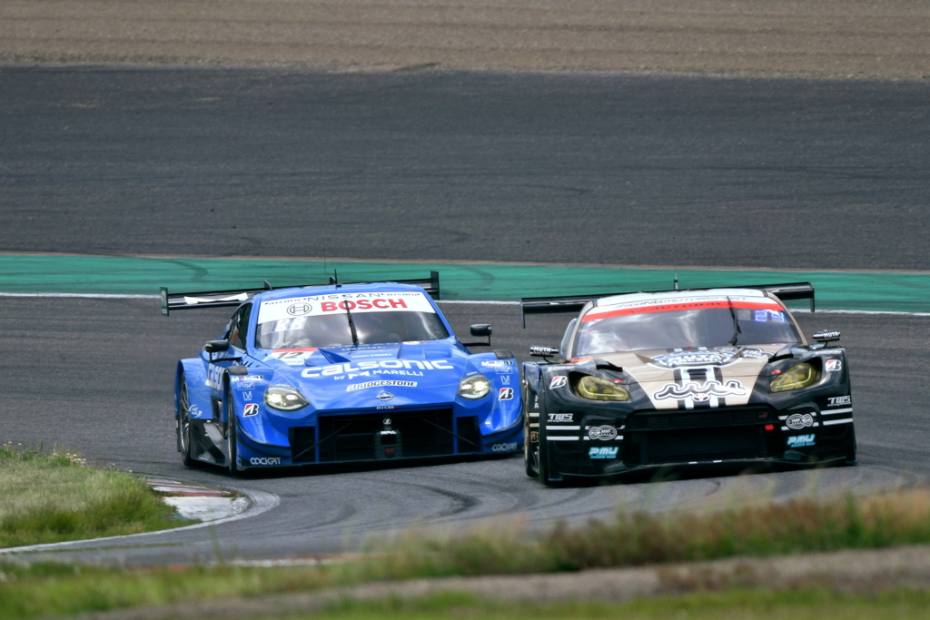 ２コーナーの攻防