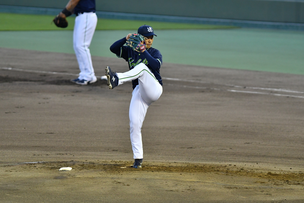ヤクルト先発　小川投手