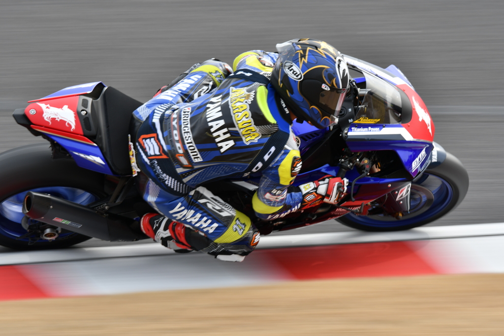 YAMAHA　FACTORY　中須賀　克行選手