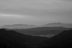連なる深山