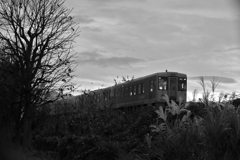 冷たい朝明けの街に鳴り響きく　ガタンゴトン②