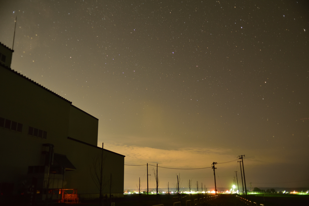 ハーベスターと秋の夜空