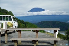 富士山とテーブル付ベンチ