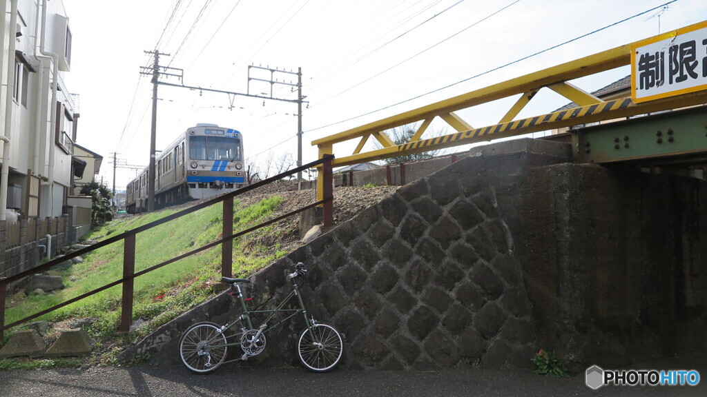 静岡鉄道　電車とモールトン