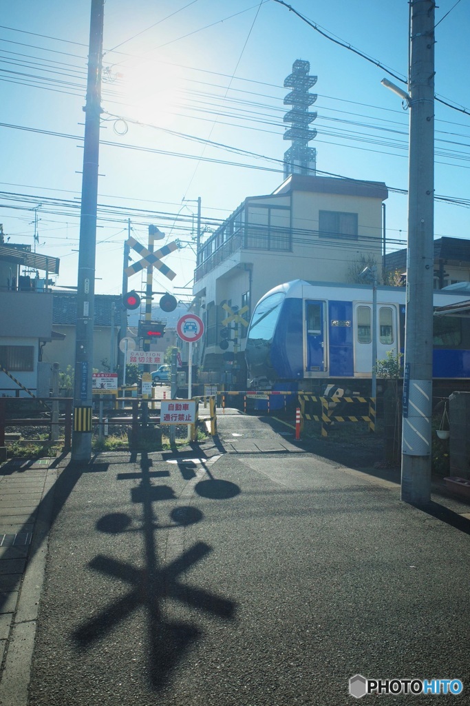 朝の踏切