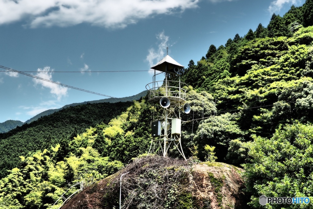 山村の火の見やぐら