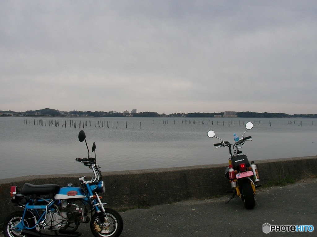 空も浜名湖も鉛色
