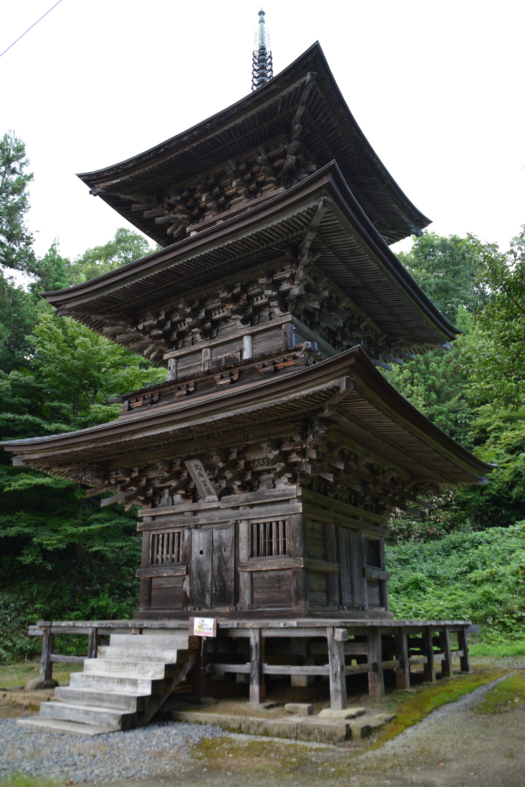 法用寺の三重塔