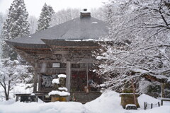 雪の法用寺