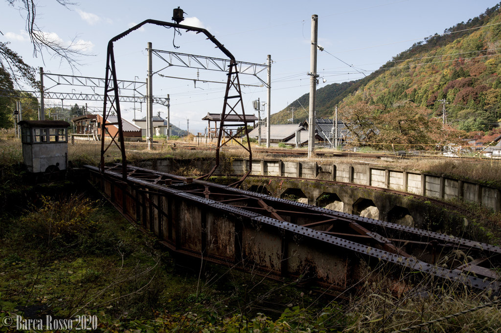 山形・山寺駅転車台