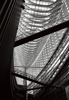 東京国際フォーラム_B&Ｗフィルム版