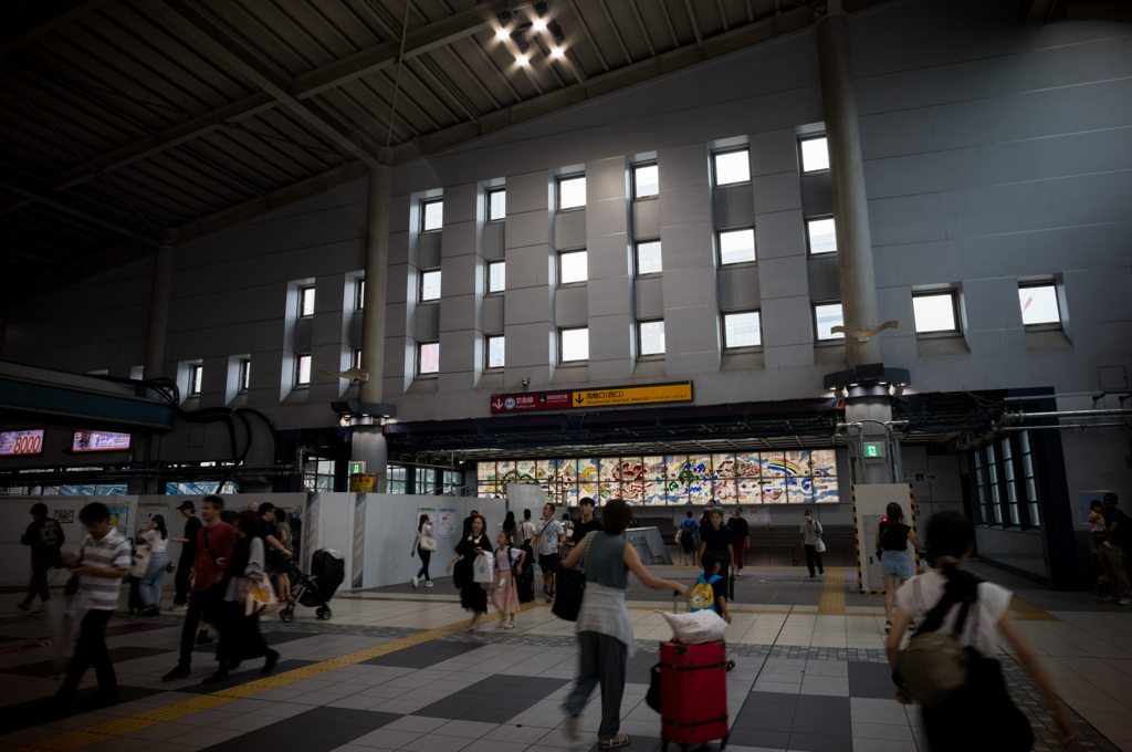 東京・品川駅の雑踏