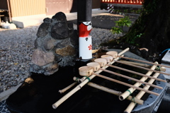 手水舎の木鷽