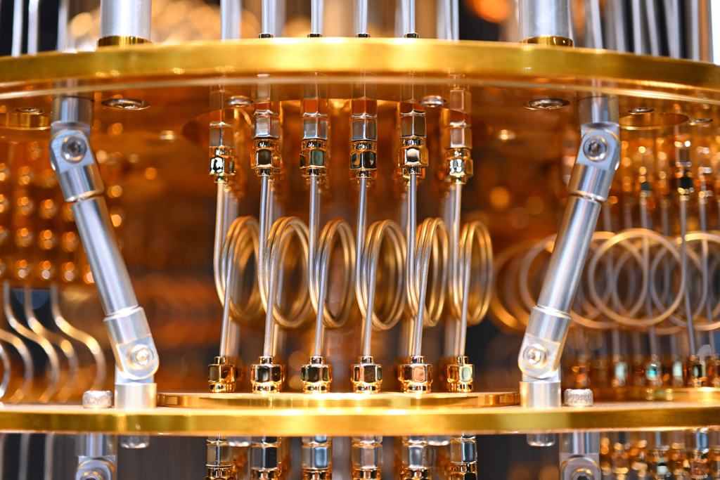 EXPO2925 entangle moment