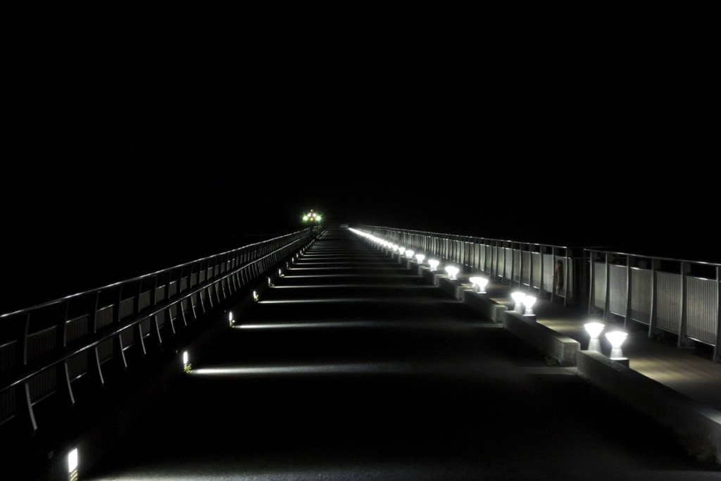 夜の桟橋