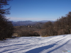 麓に雪はなく