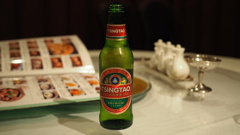 中国料理には青島ビールです