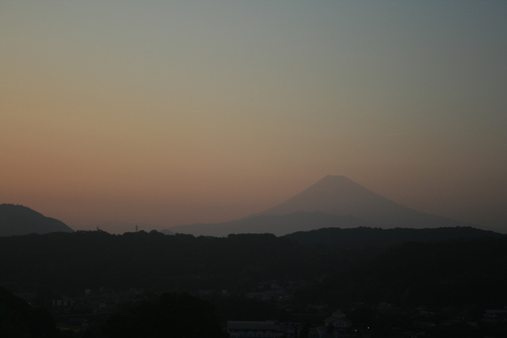 中伊豆の夕暮れと富士