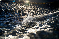 夕焼けの水遊び
