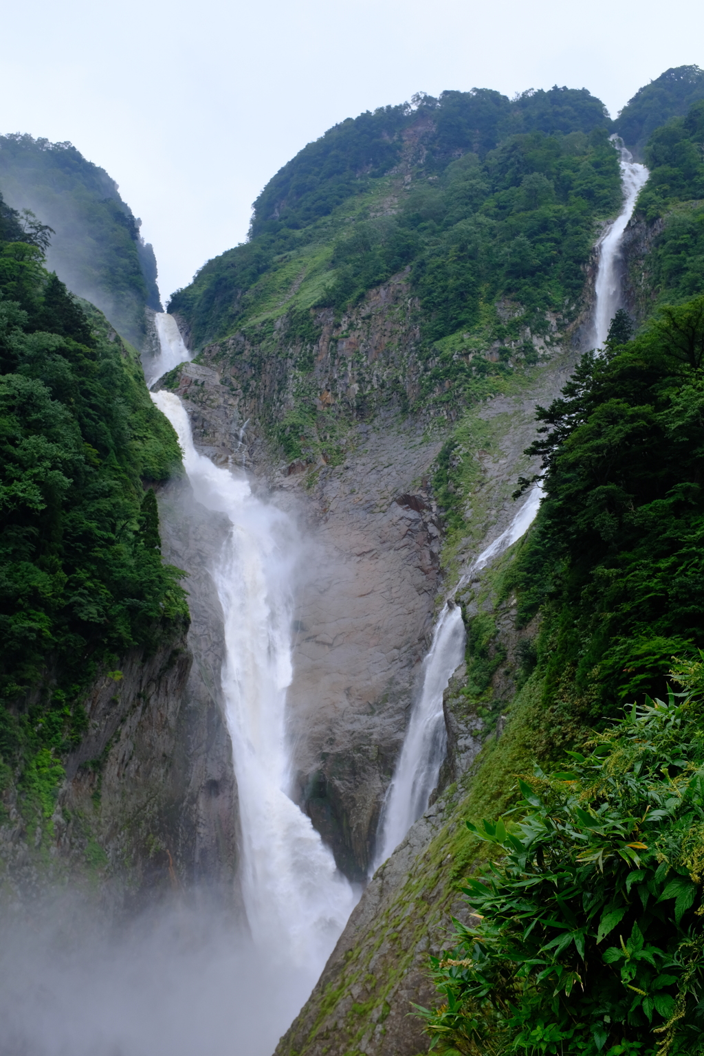 立山黒部アルペンルート（称名滝）