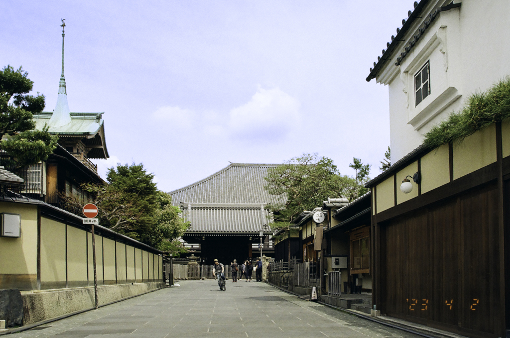 大屋根と祇園閣