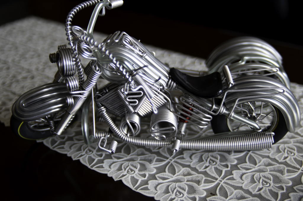 パイプ作りのオートバイ