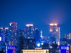 夜の高層ビル群 夜の高層ビル群