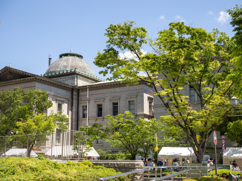 府立図書館。。。