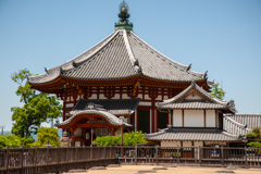 興福寺北円堂を望む