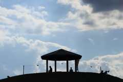 公園の夕方に