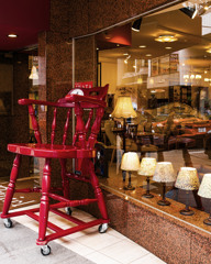 横浜家具　 ( Nikkor 千夜一夜物語 第二十四夜 その４）