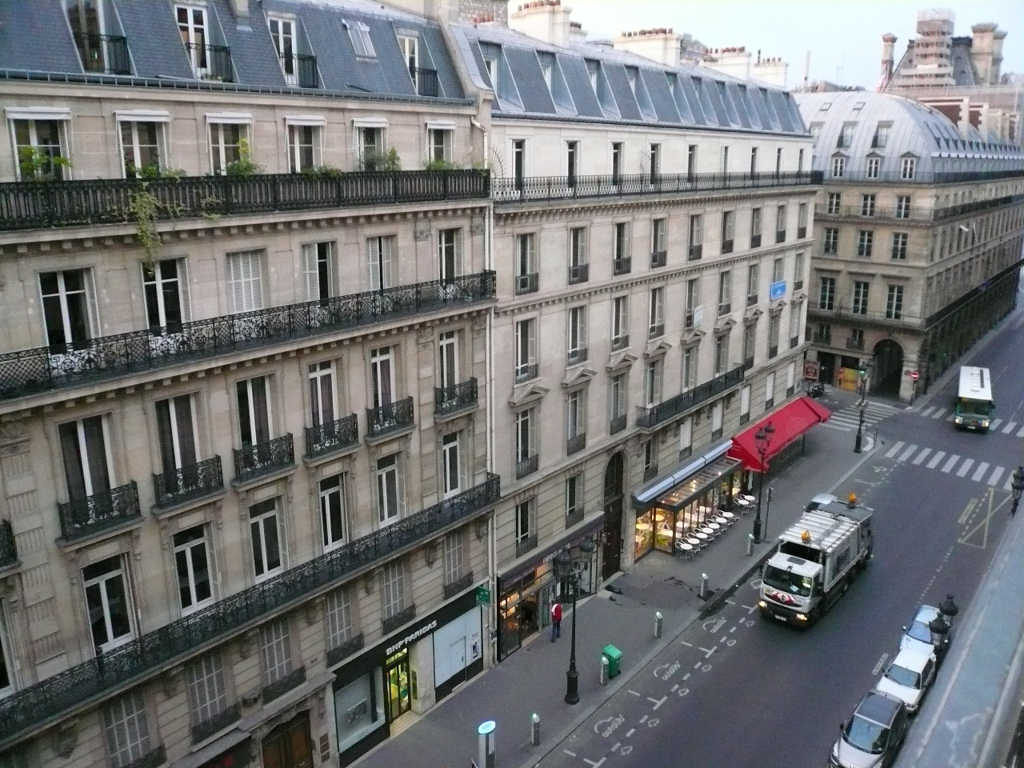 パリのある朝の風景3