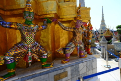 ワット・プラ・ケオ (エメラルド寺院) สาม