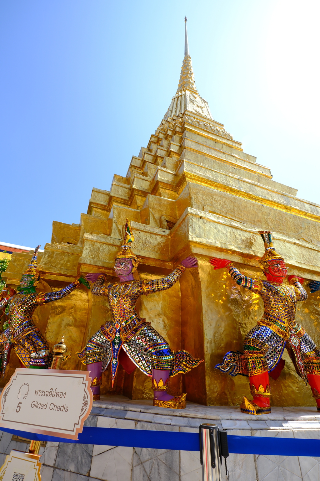 ワット・プラ・ケオ (エメラルド寺院) ห้า