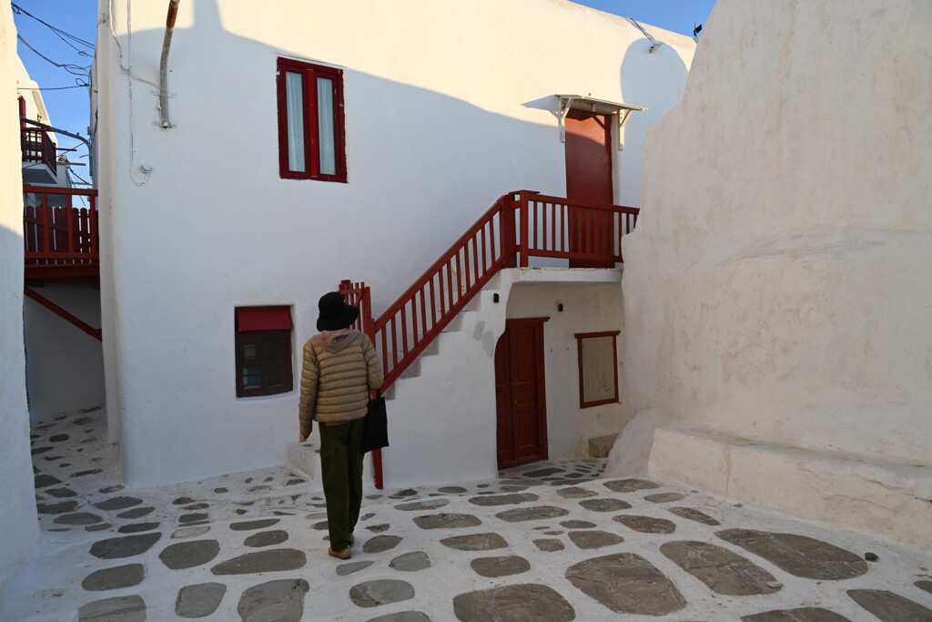 Mykonos alley4