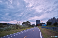 夕方の河川敷04