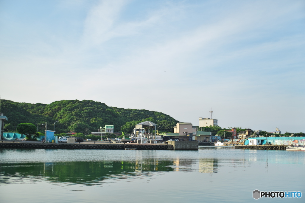 夏の夕暮れの港01