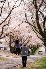 運動神経ゼロの彼女をこんなに飛び跳ねさせてしまう場所