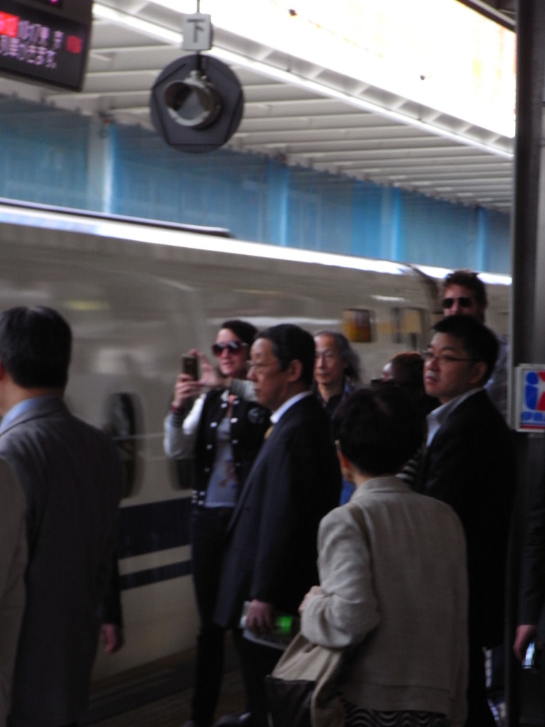 海外アーティスト！！誰？？