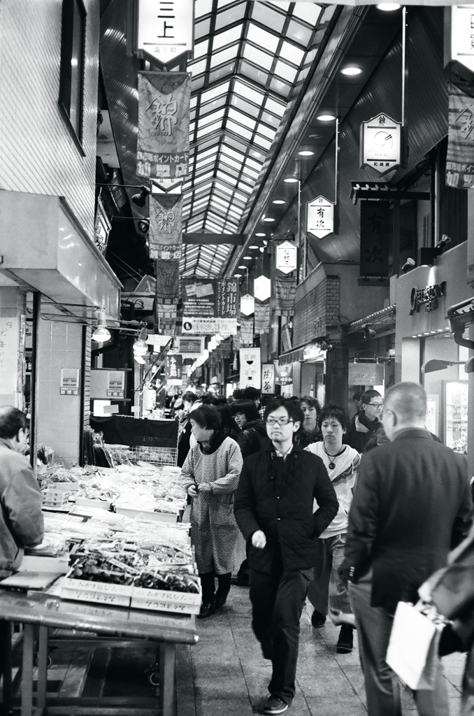 錦市場を颯爽と♪