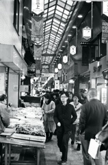 錦市場を颯爽と♪