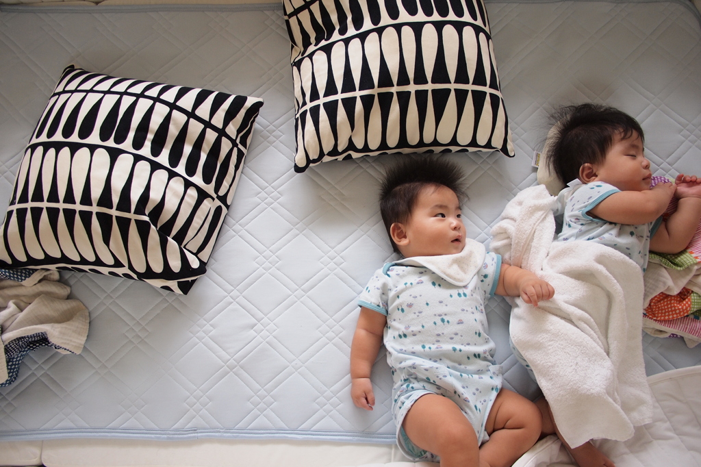 起こさないでね