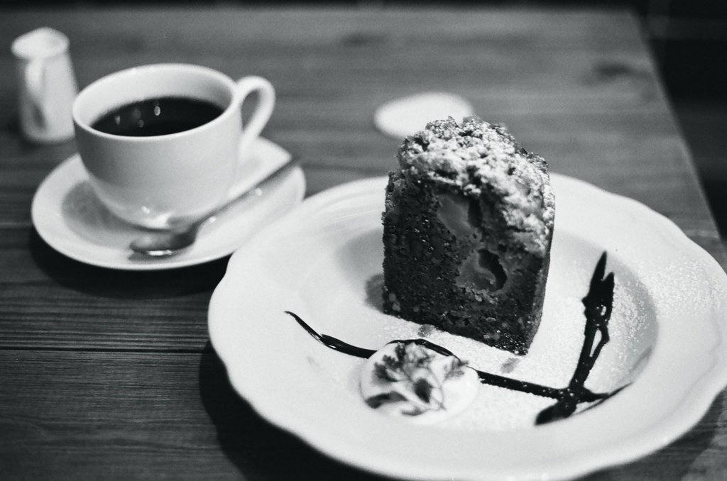 胡桃とりんごのシフォンケーキ