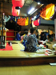 祇園祭（お守り売りの子供達）