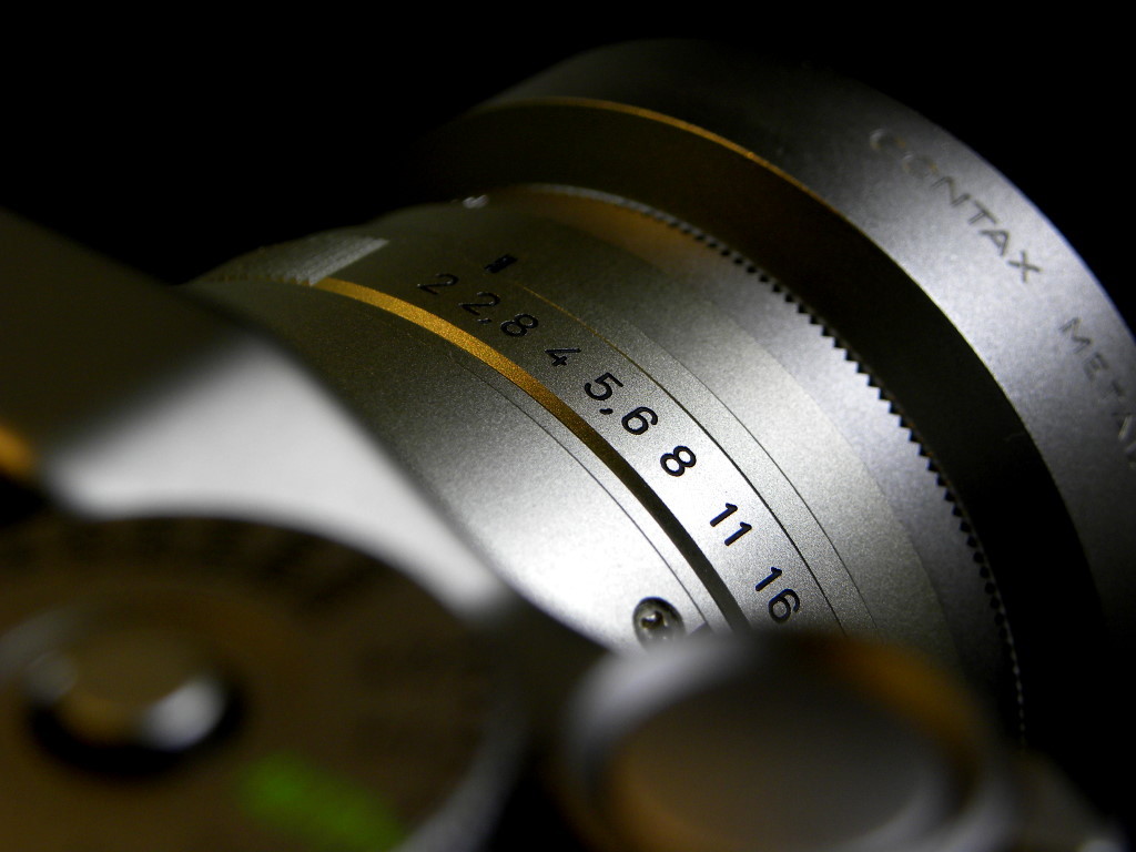 CarlZeiss Planar 2/45　斜め上から