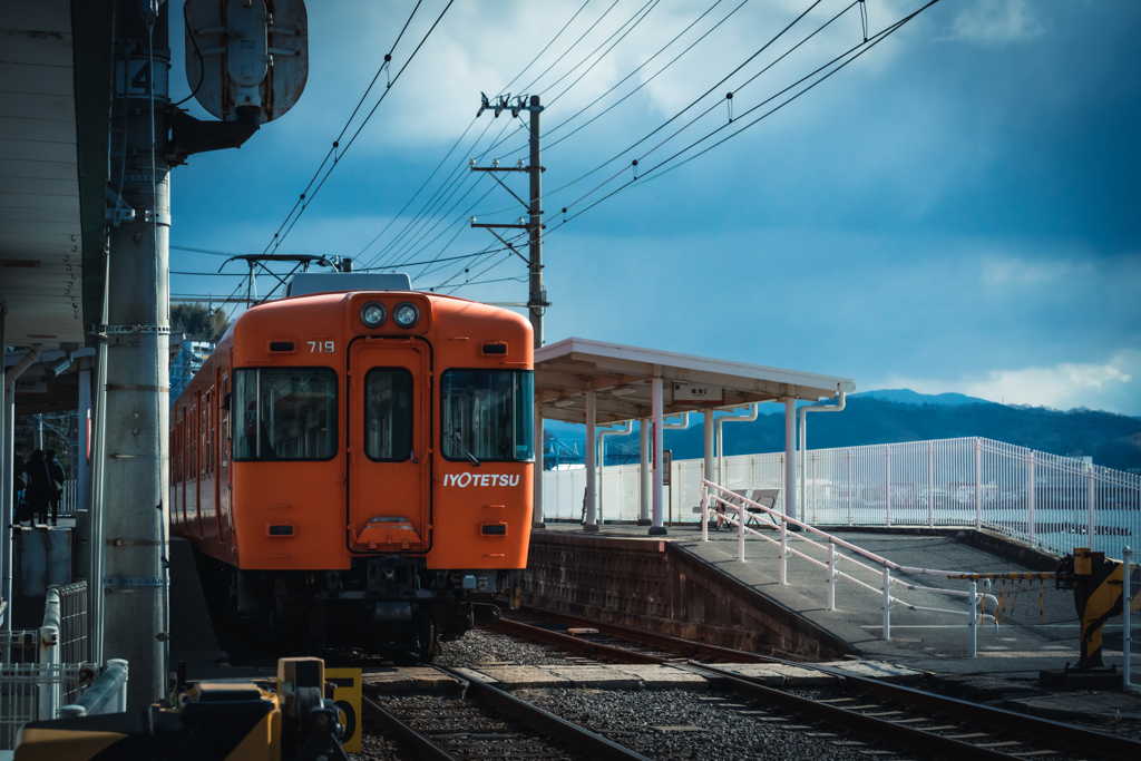 伊予鉄電車梅津寺駅