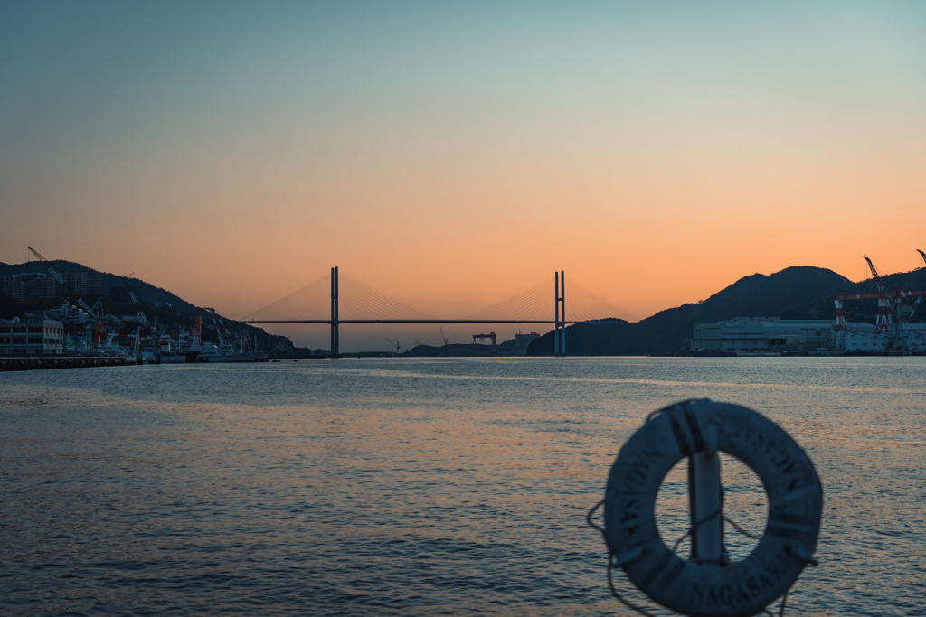 長崎港夕景　女神大橋