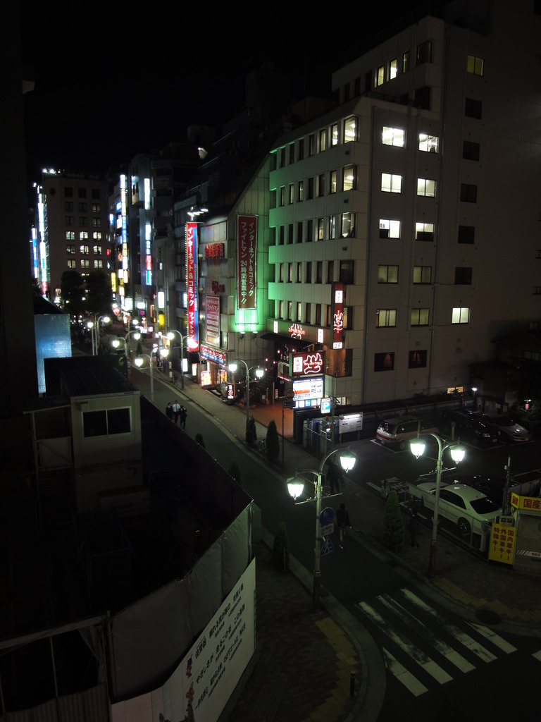 とある都会の裏通り