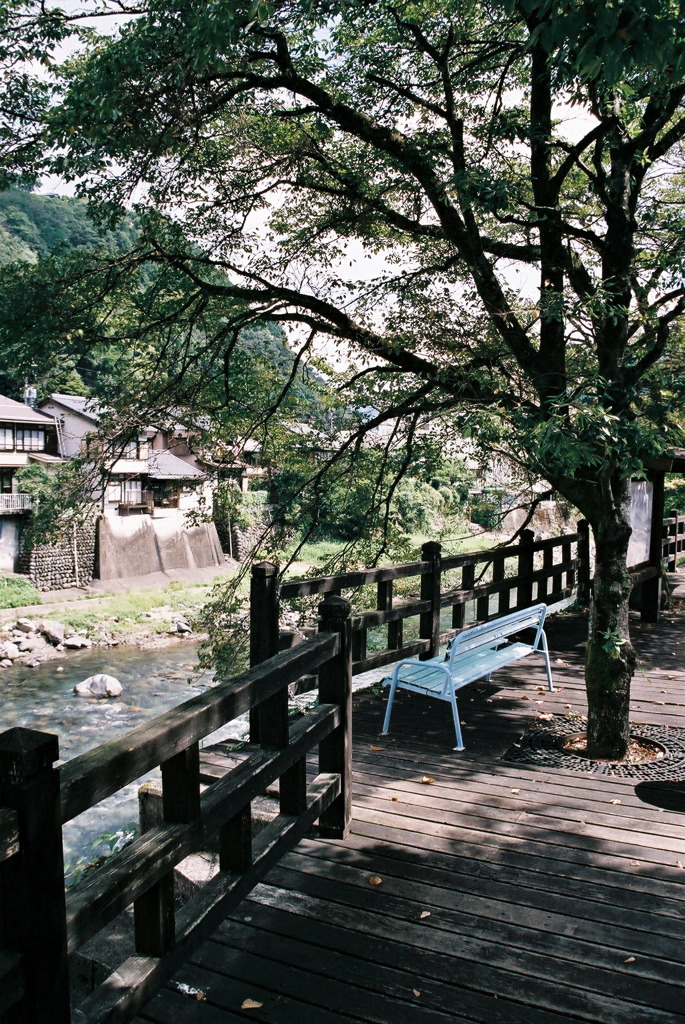 film de aoi-bench