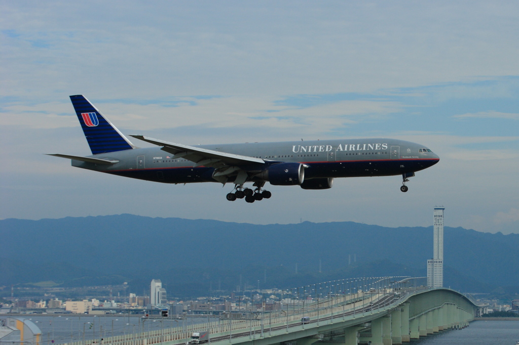 Boeing777-222/ER(N786UA)